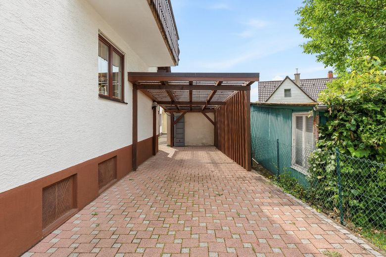 Sofort einziehen – Doppelhaushälfte mit pflegeleichtem Garten in Senden – Carport