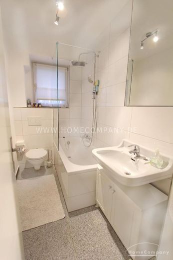 Geschmackvolle 2-Zimmer-Wohnung mit Balkon nahe der Rheinaue in Bonn Plittersdorf – f2a384843e39ed758c399efd8edbbcec5739a28f.jpg