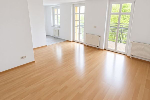Elegante appartamento con balcone e ascensore vicino al centro città, in posizione tranquilla! (WE 05)