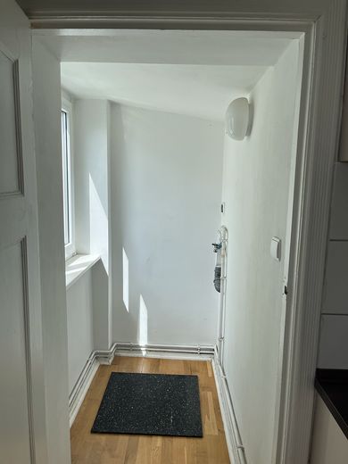 Sanierter Altbau, bezugsfrei, provisionsfrei – vom Eigentümer – Abstellraum