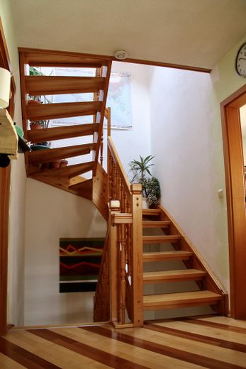 Gepflegtes Reiheneckhaus in ruhiger Lage – Treppe 
