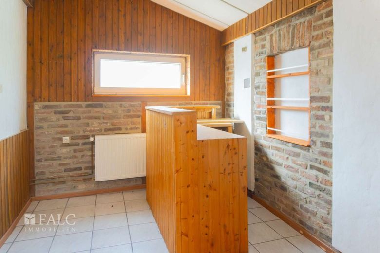 Charmantes Einfamilienhaus mit eigenem Hof! – Bar