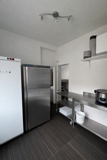 Etabliertes Sushi-Konzept mit Stammkundschaft in Frankfurt – inkl. 2-Zimmer-Wohnung – Küche 