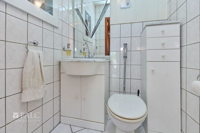 Ruhige Oase im Herzen von Duisburg-Wedau – Gäste WC Haus 2