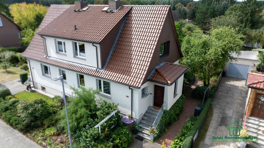 Doppelhaushälfte mit Garten - für den Käufer provisionsfrei – Foto 1