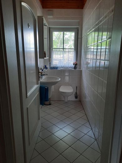 Splendida casa bifamiliare con vista sul lago – Gäste-WC EG