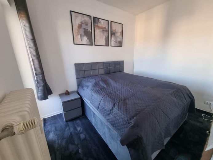 Helle, geräumige, möblierte Wohnung mit Balkon in zentraler Lage nahe U Alt-Mariendorf – Schlafbereich (separiert)