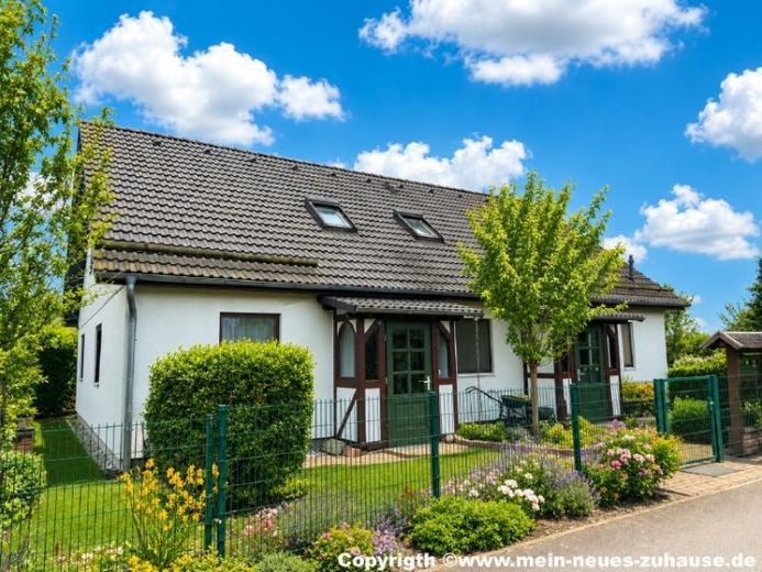 Eigennutzung mit Vermietungspotential -Wohnhaus mit 2 Wohnungen in ruhiger Lage! – Foto 1