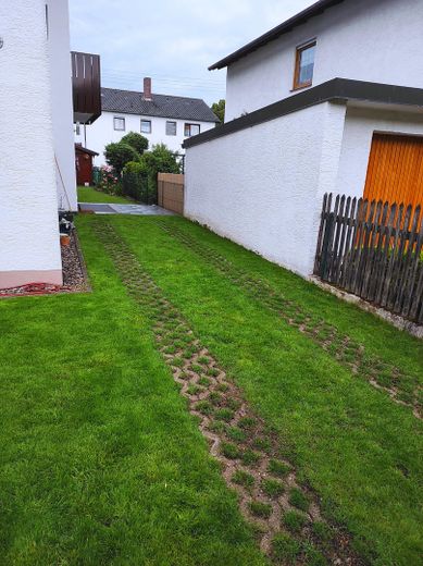 Provisionsfrei: 3 Zimmer Maisonette Gartenwohnung - 79 m² Nutzfläche in guter Lage – Stellplatz