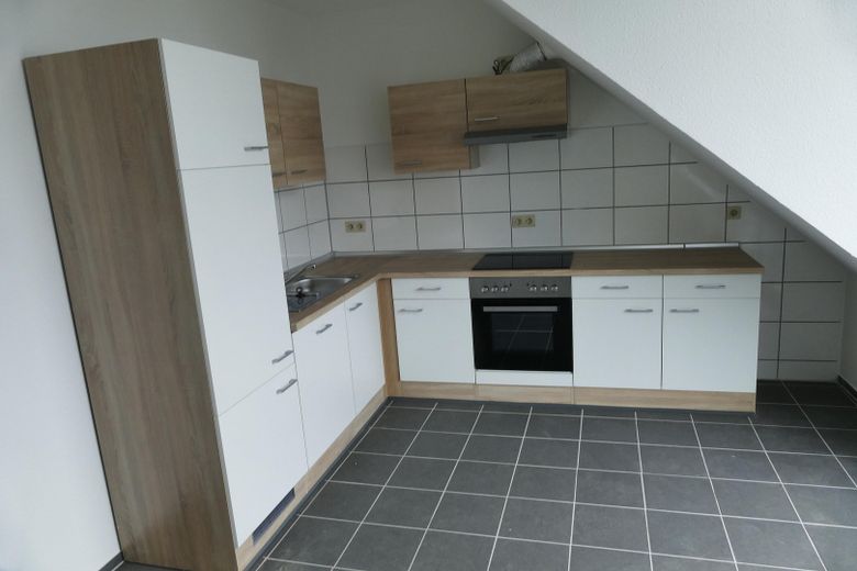 Dachgeschosswohnung mit Weitblick – EBK