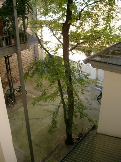 2 ZW Altbau denkmalgeschützt, Mannheim Quadrate – Blick von Küche auf Hof