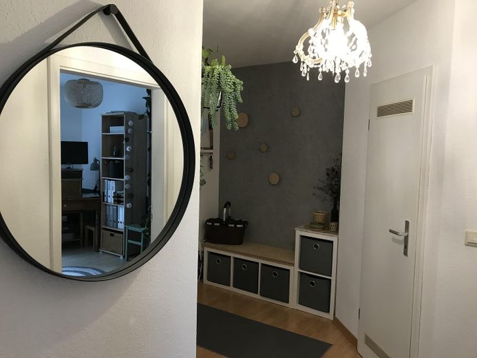•Commission-free from private seller: Bright 3-room apartment with 2 balconies & underground garage – Dielenbereich