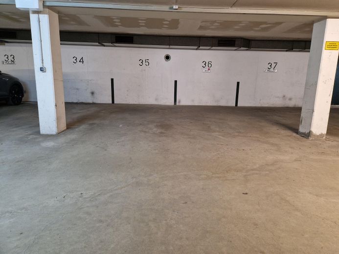 Tiefgarage, Stellplatz 35
