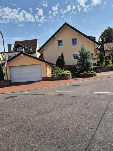 Sehr gepflegtes Einfamilienhaus mit viel Charme und Wohlfühlatmosphäre – Foto 6