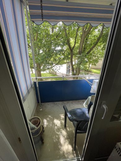 شقة استثمارية مؤجرة - باد هومبورغ - 3.5 غرف مع مطبخ وحمام وشرفة – Balkon