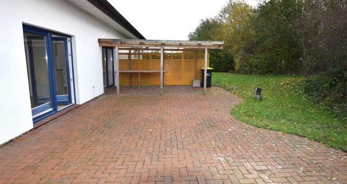 Bâtiment commercial moderne et massif à Bredenbek A210/A7 – Terrasse hinten