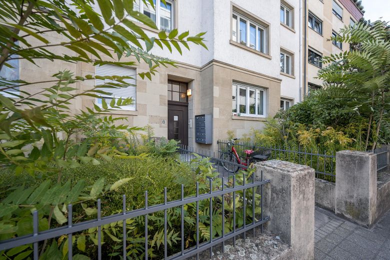 Dachgeschoss-Rohling (ca. 79 m²) zum Selbstausbau in der Südweststadt / + Ausbauoption im Dachspitz – Hauseingang