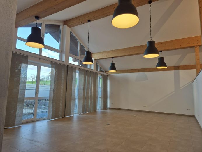 Locali ufficio esclusivi a Schwindegg – Mitteletage