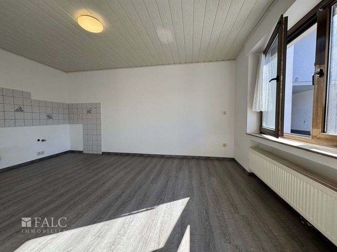 Ein Zuhause für Generationen - Zwei Häuser mit vielfältigen Möglichkeiten – Wohnzimmer