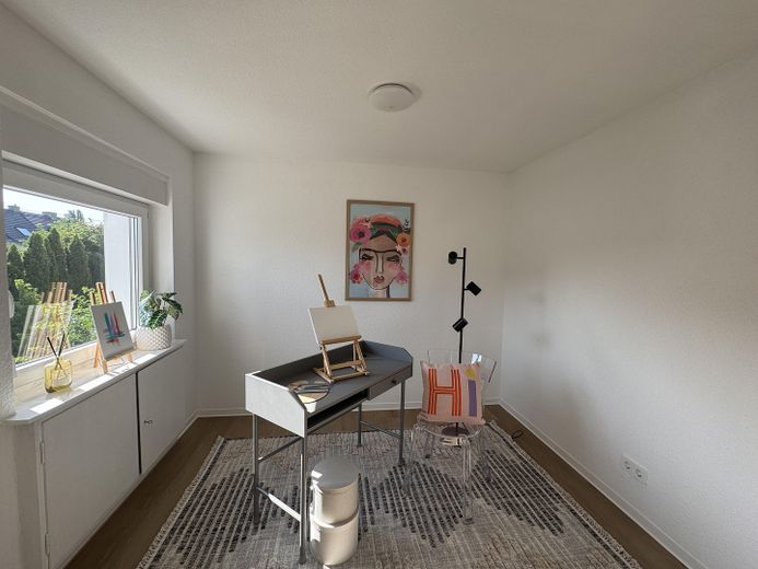 Modernisierte Doppelhaushälfte mit großem Garten & Terrasse – sofort bezugsfrei – 1.OG Arbeitszimmer