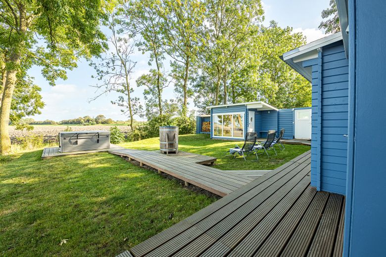 Traumhafter Resthof in absoluter Alleinlage direkt hinterm Eiderdeich mit eigenem Leuchtturm! – Spa Außenbereich