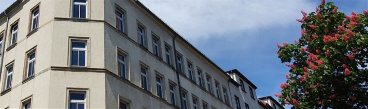 Zweitbezug nach San.! Kompakte 3-Zi. mit Einbauküche, Lam., Lift u. Wanne! – hausansicht2