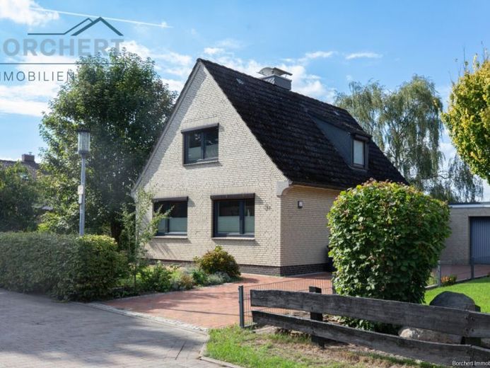 İzleyin ve taşının!
Elmshorn-Süd’de özenle yenilenmiş küçük ev – Fotoğraf 1