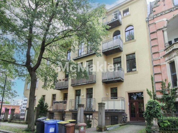 Charmante 1-Raum-Wohnung im denkmalgeschützten Altbau – solide Kapitalanlage in zentraler Lage – फोटो 1