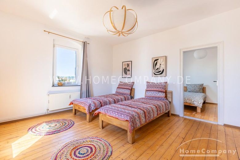 28289 HomeCompany सुसज्जित/Furnished मेइßen में लकड़ी के फ़र्श वाला सुंदर बड़ा पुराना अपार्टमेंट, मंसार्ड मंज़िल! अधिकतम 4 व्यक्ति – dcf3bdd2b10ec6e70c525ef446ce4a298318c604.jpg