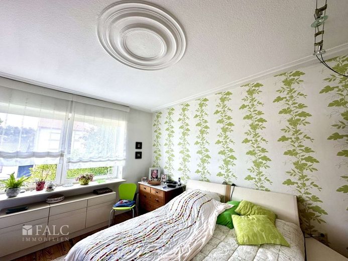 Sonnenhelles Zweifamilienhaus mit separatem Werkstattgebäude! – IMG_1029