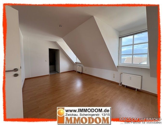 2-Zimmer-Dachgeschoss-Maisonetten-Wohnung mit BALKON und EINBAUKÜCHE mitten im Herzen von Zwickau – Schlafen