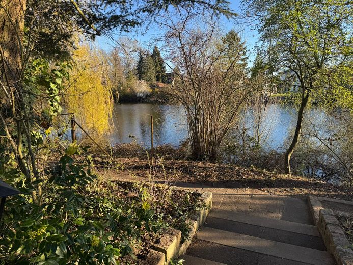 Privater Zugang zum See