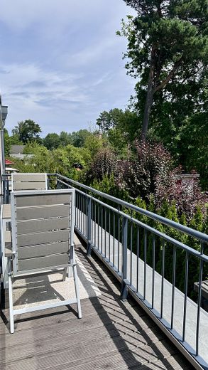 Casa unifamiliare di alta qualità in costruzione massiccia con moderna tecnologia energetica e giardino elegante – Foto 17