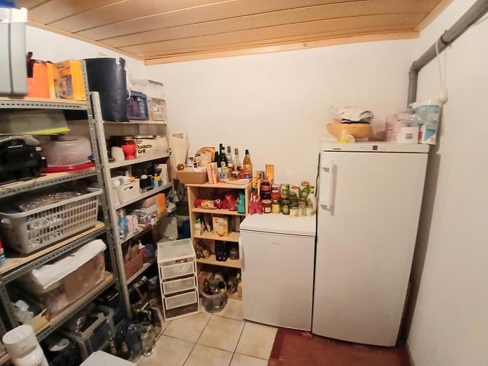 PROVISIONSFREI - Großer, charmanter  Bungalow mit Untergeschoß - keine Renovierungen, nur einziehen! – UG: Speise / Abstellraum