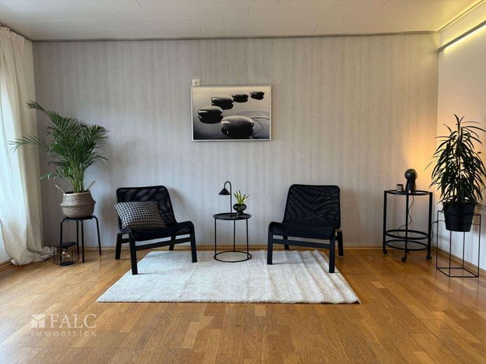 Natur - Aussicht - Zuhause: Tolles Einfamilienhaus mit großem Grundstück – Wohnzimmer 3