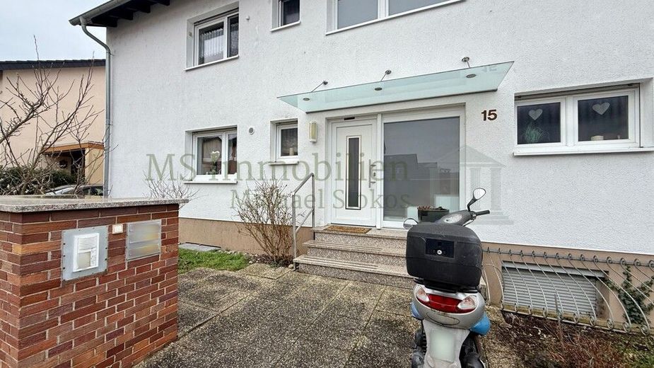 *** Kapitalanlage: Dreifamilienhaus mit stabilen Mieteinnahmen in Lampertheim *** – Hauseingang