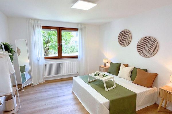 Abitare in stile moderno a Pfullingen – appartamento ristrutturato di 3 locali con balcone e garage