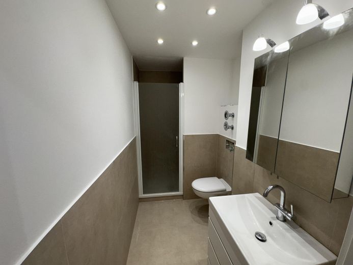 Badezimmer mit Spots