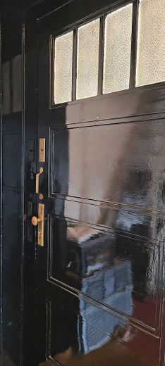Історична перлина віллової архітектури – ексклюзивна та відреставрована квартира у престижному вілловому кварталі Бергедорфа – Wohnungstür schwarzer Lack