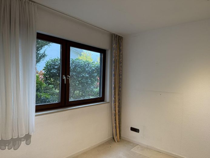 Großzügiges Reihenmittelhaus mit 222m² in Muffendorf, Einliegerwohnung und sonnigem Atriumgarten – Zimmer 2 Einliegerwohnung