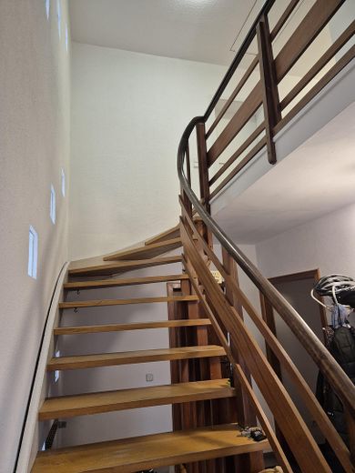 1-2 Familienhaus im Bielefelder Osten (von Privat) – Treppe zum OG