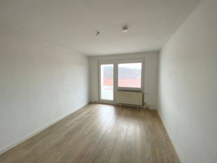 Schöne 3-Raum-Wohnung mit Balkon und herrlichem Blick über Elsterberg – Foto 1