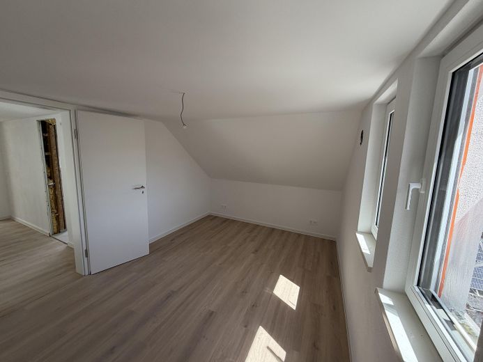 Schmuckstück: "Haus in Haus" - 4 Zimmer 2 Bäder, Küche und Gäste WC – फोटो 11