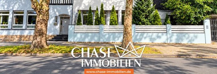 WEG-divided 8-unit apartment building in Bochum-Günnigfeld - approx. 893 m² living space & 4 garages