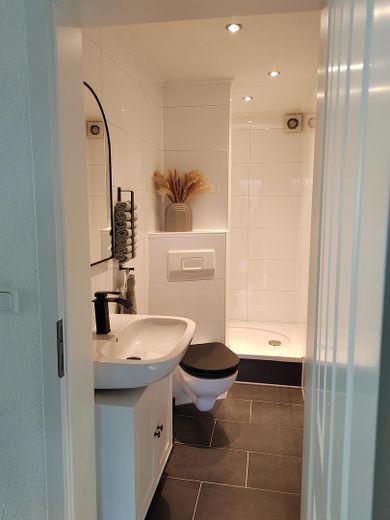 Gästebad mit Dusche