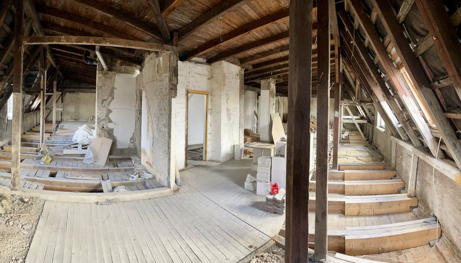 DG-Rohbau mit Vision – 220 m² & genehmigter Dachterrasse, Dachsanierung notwendig – Panoramabild 
