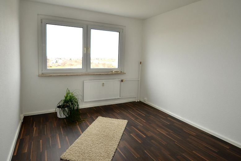 Schau bei uns vorbei: Helles modernes 3 Zimmer Apartment mit top Aussicht über Halle – Zimmer 2