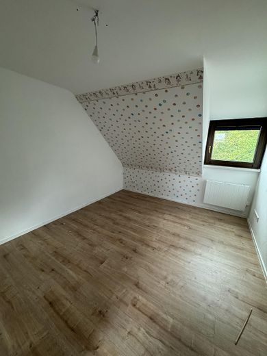Vivienda bifamiliar en Stuttgart-Sillenbuch – DG Kinderzimmer