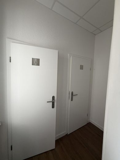 Ihre neue Visitenkarte in Osnabrück: Renovierte 158 m² Bürofläche mit exzellenter Außenwirkung – WC´s 