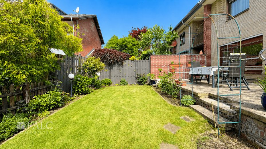 Ein Platz für die Familie - Gepflegtes Reihenendhaus mit Garten und ausbaufähigem Dachgeschoss – Garten